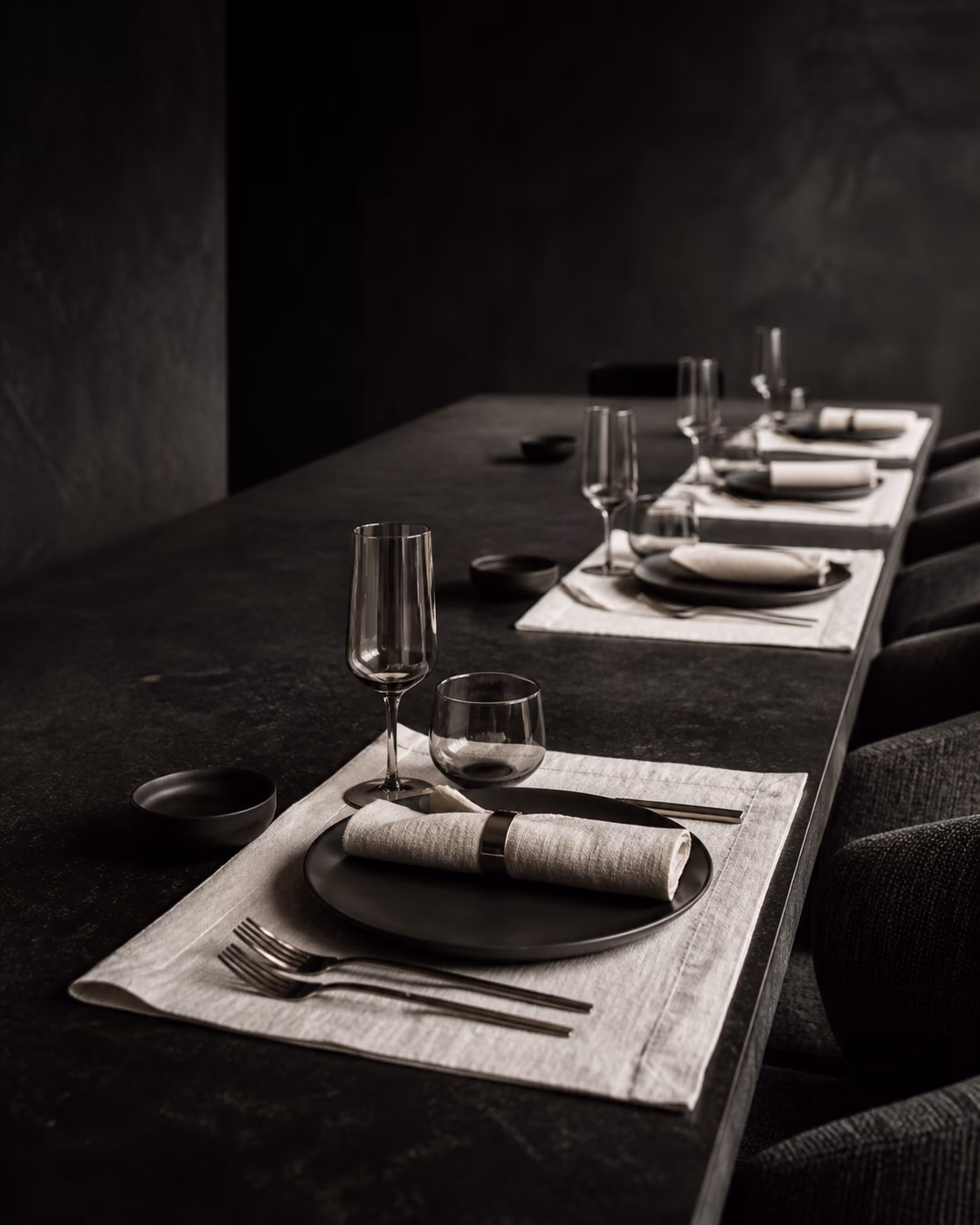 Mesa preparada para uma ocasião cultural privada / Table prepared for a private cultural occasion